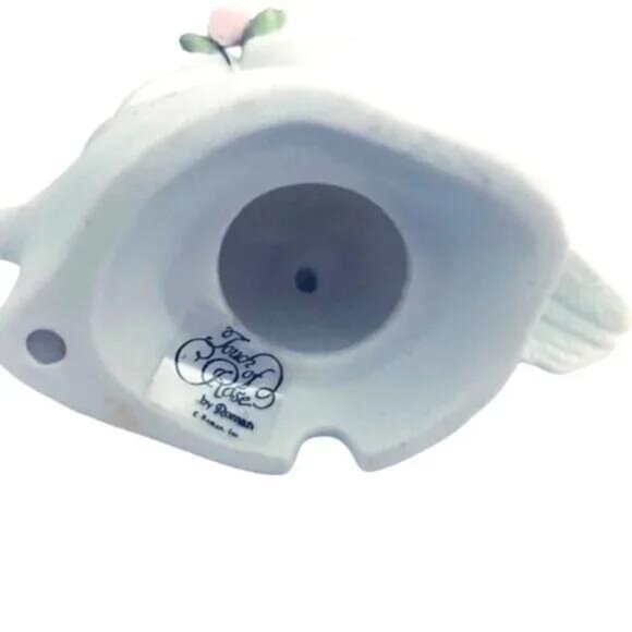 Porcelain Angel Holding a Rose - Picture 5 of 6